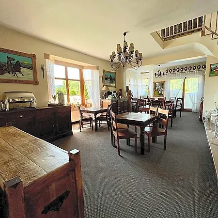 Hotel Sarenka *